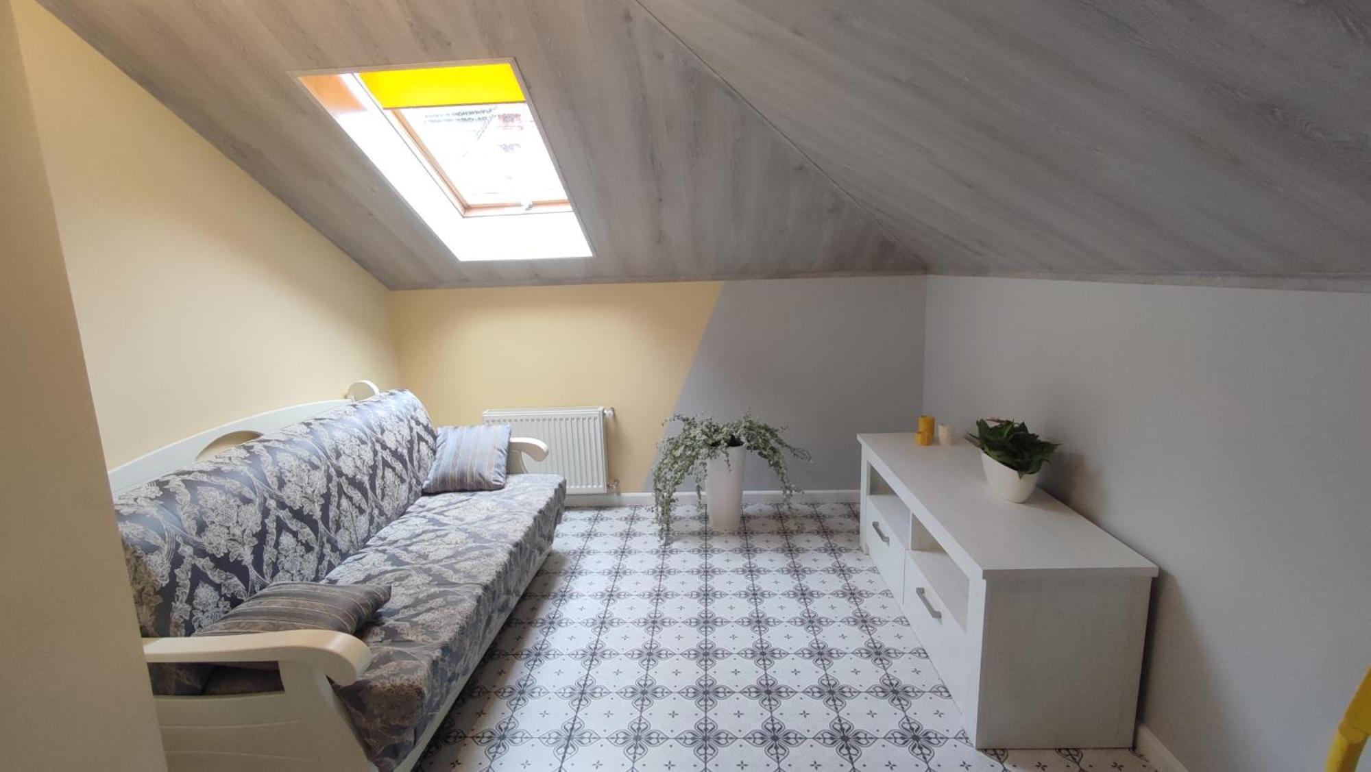 Ferienwohnung Сонячна Мансарда Kamjanez-Podilskyj Exterior foto